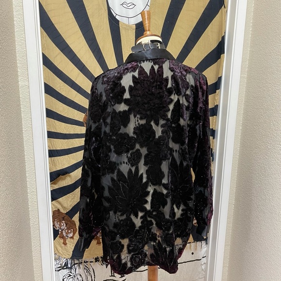 🌈 Gorgeous Velvet Vintage flower jacket - Picture 8 of 12